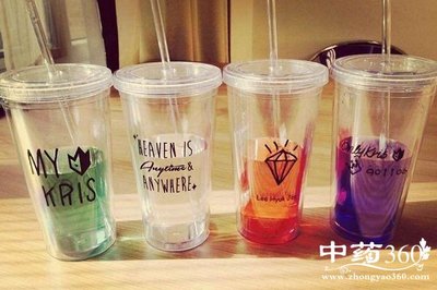 用塑料杯喝水好嗎_塑料杯喝水的健康常識!